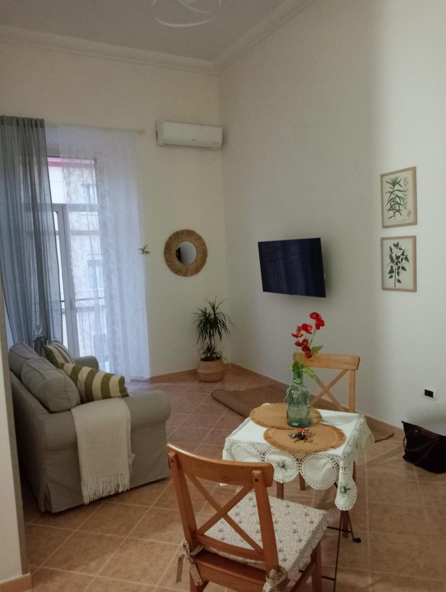 Appartamento: La Maison Verte Naples Exterior photo